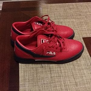 Size 12 low top retro fila